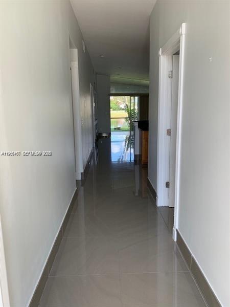 504 Woodgate Circle C Property Photo 3