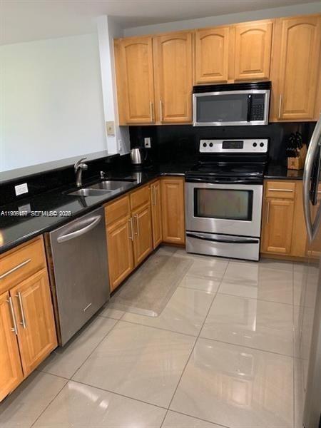 504 Woodgate Circle C Property Photo 10