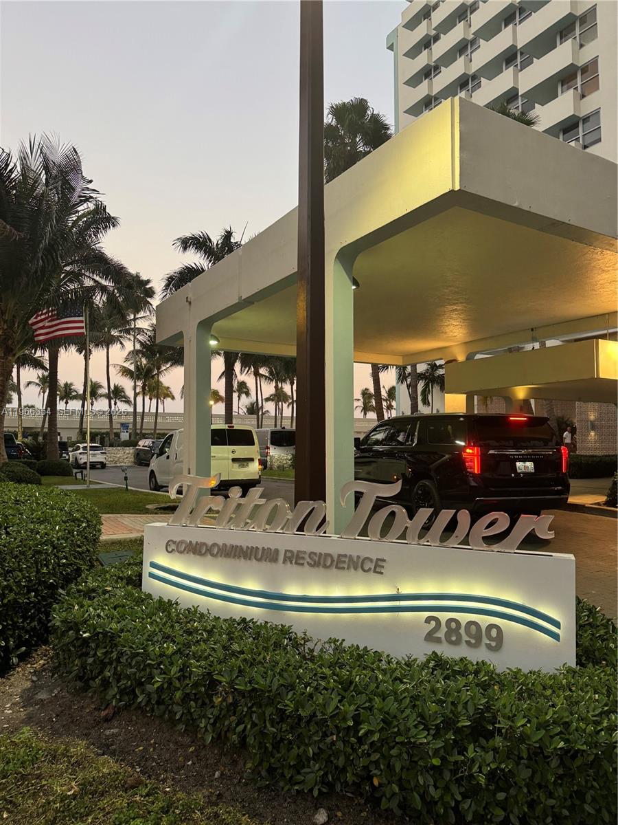 2899 Collins Avenue 936 Property Photo 1