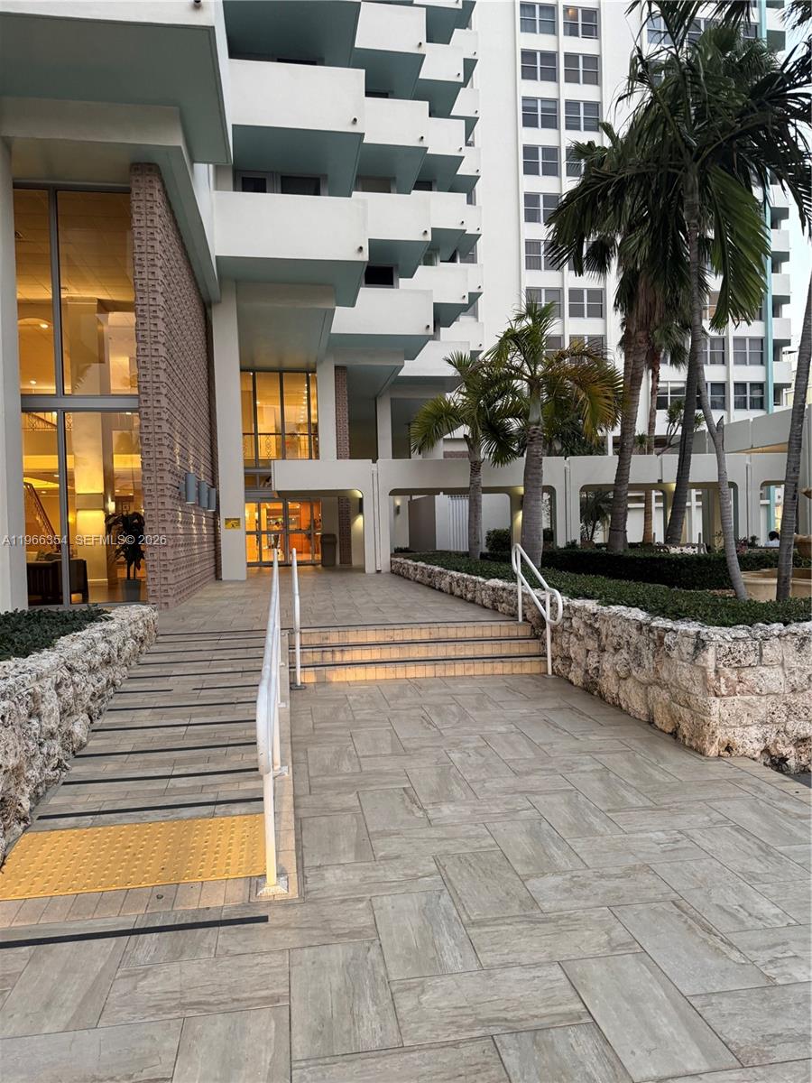 2899 Collins Avenue 936 Property Photo 3