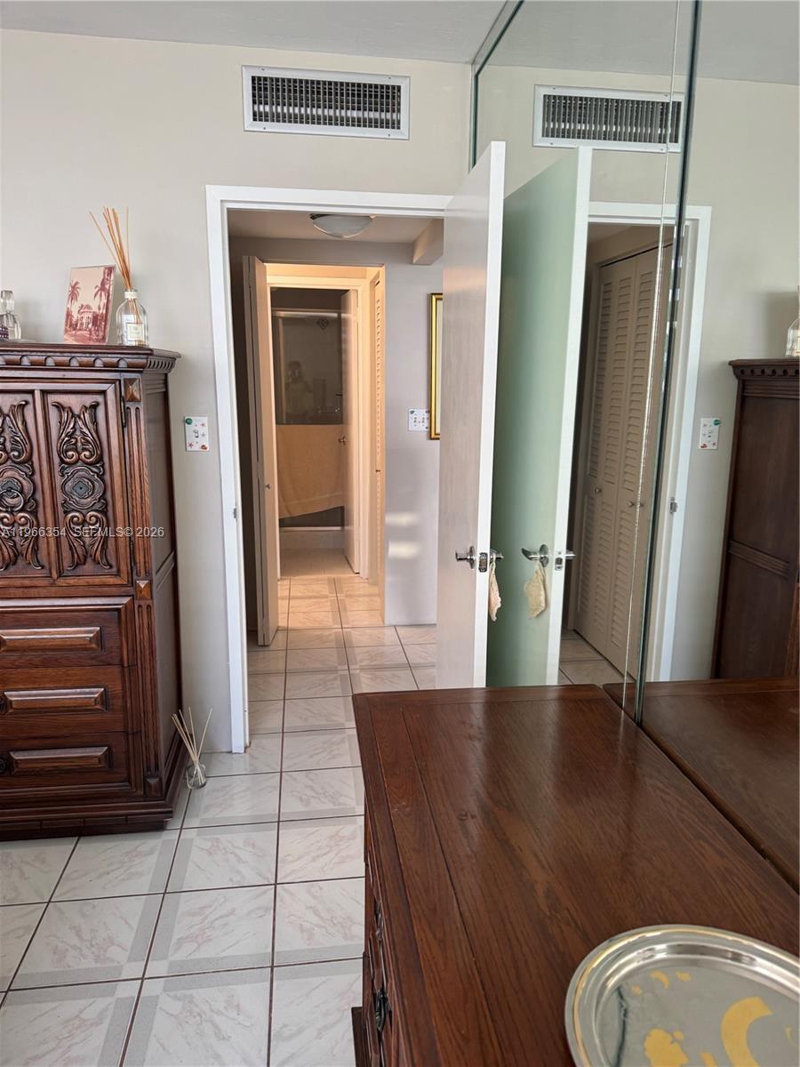 2899 Collins Avenue 936 Property Photo 36