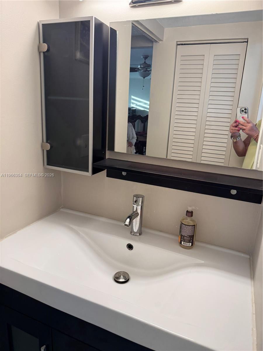2899 Collins Avenue 936 Property Photo 38