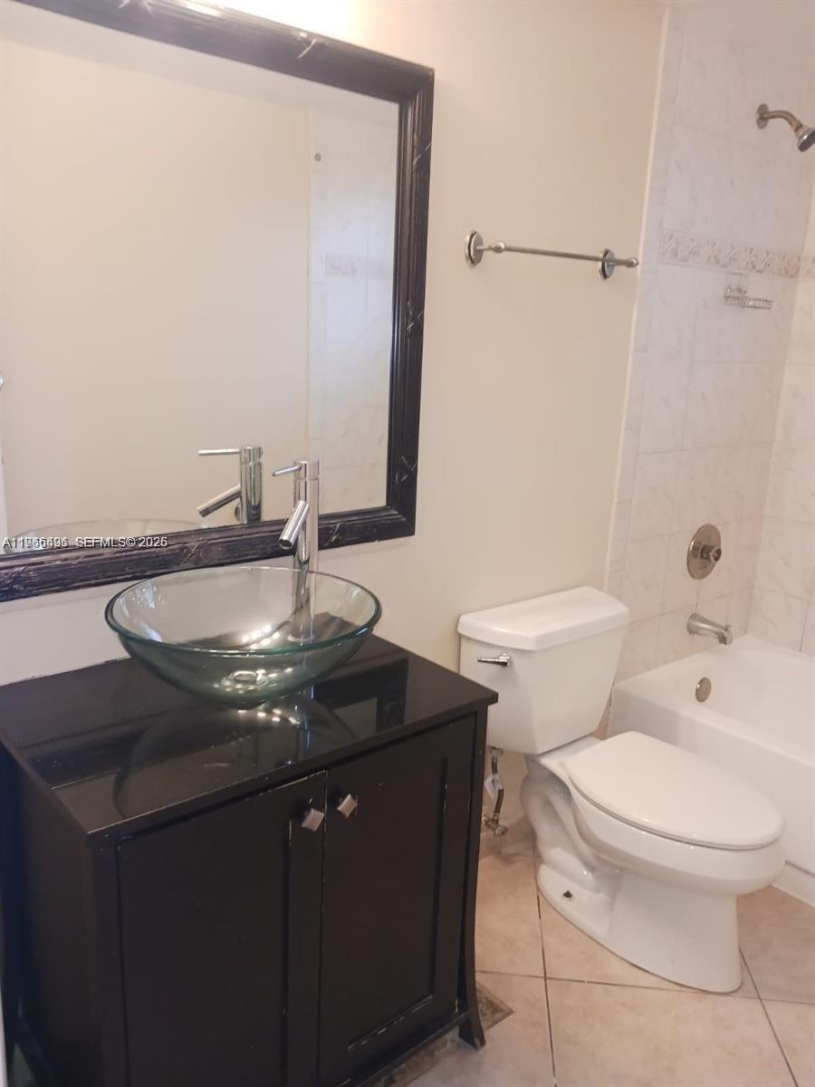A11966496 Property Photo 2