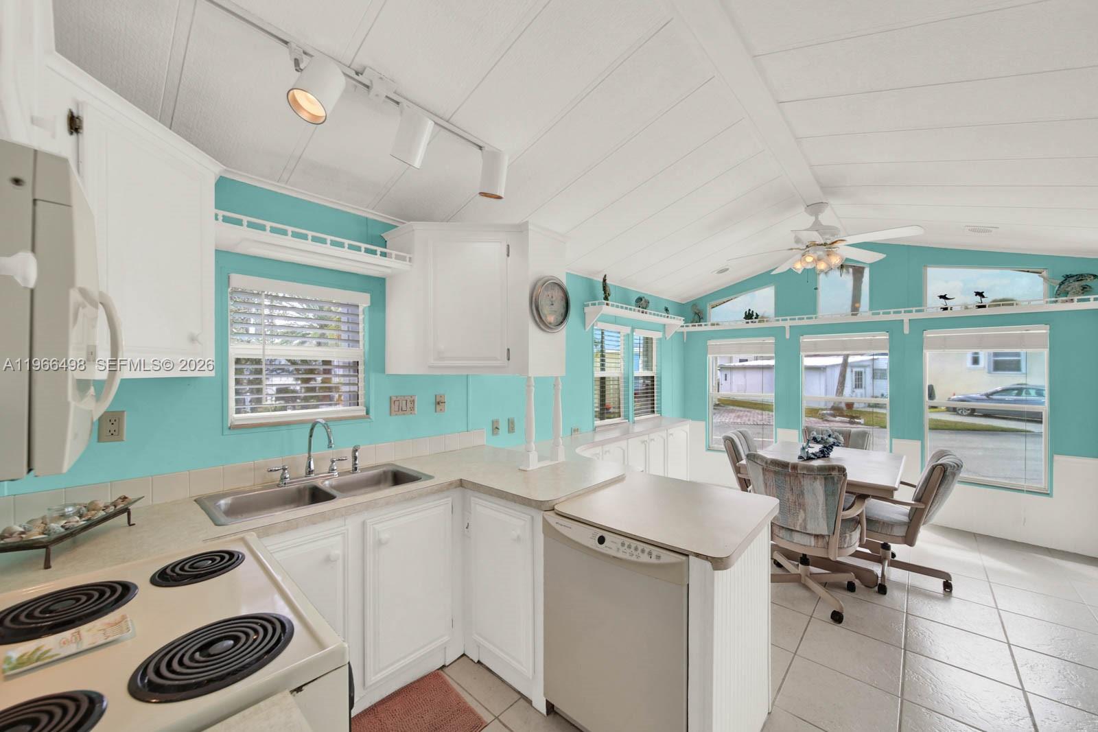 10725 S Ocean Drive Unit #534 Property Photo 5
