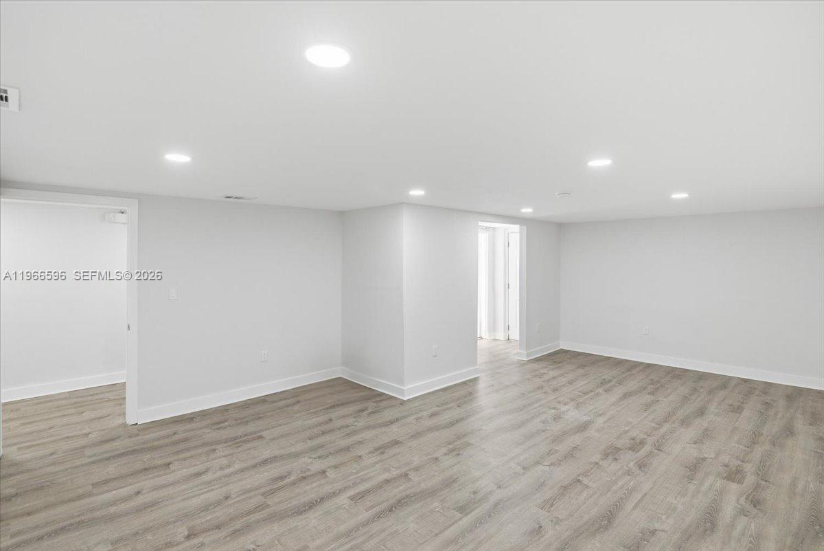 150 Nw 29th Street 160 Property Photo 2