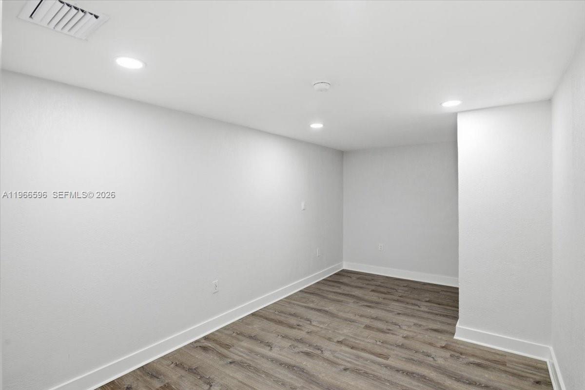 150 Nw 29th Street 160 Property Photo 11