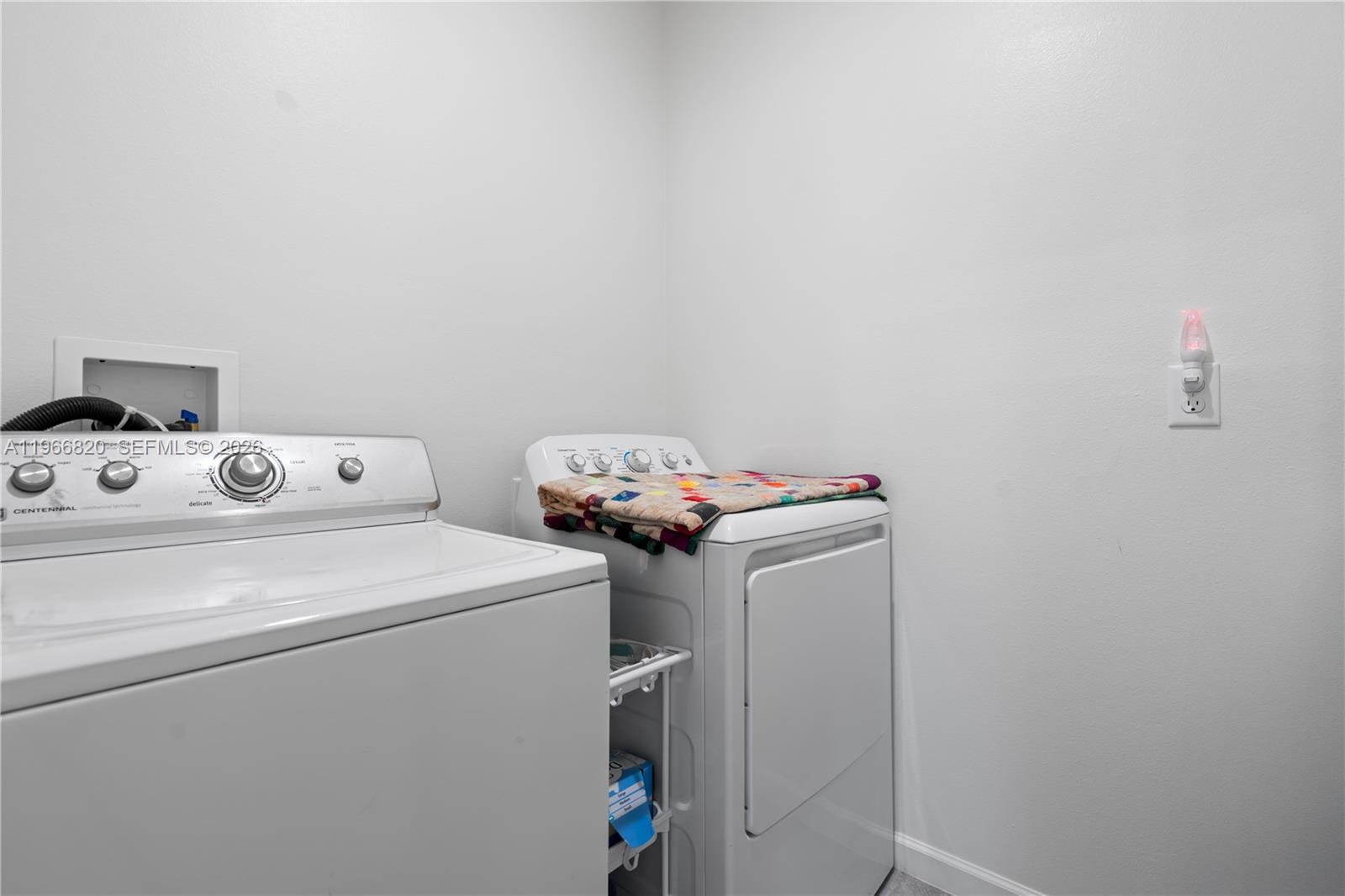 7162 Tigereye Way Property Photo 17