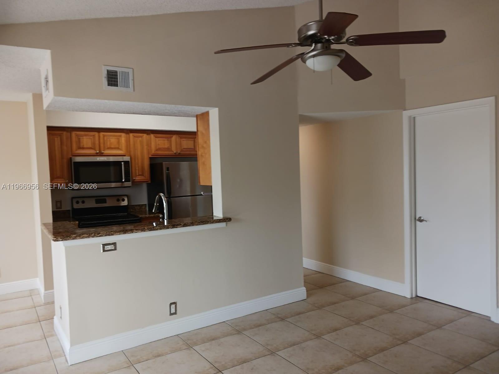 A11966956 Property Photo 4