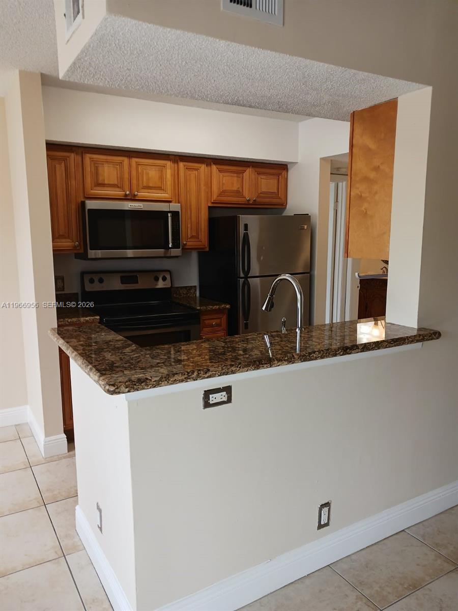 A11966956 Property Photo 6