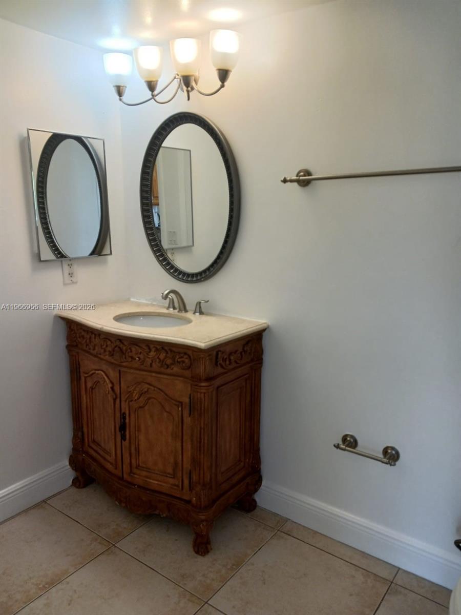 A11966956 Property Photo 10