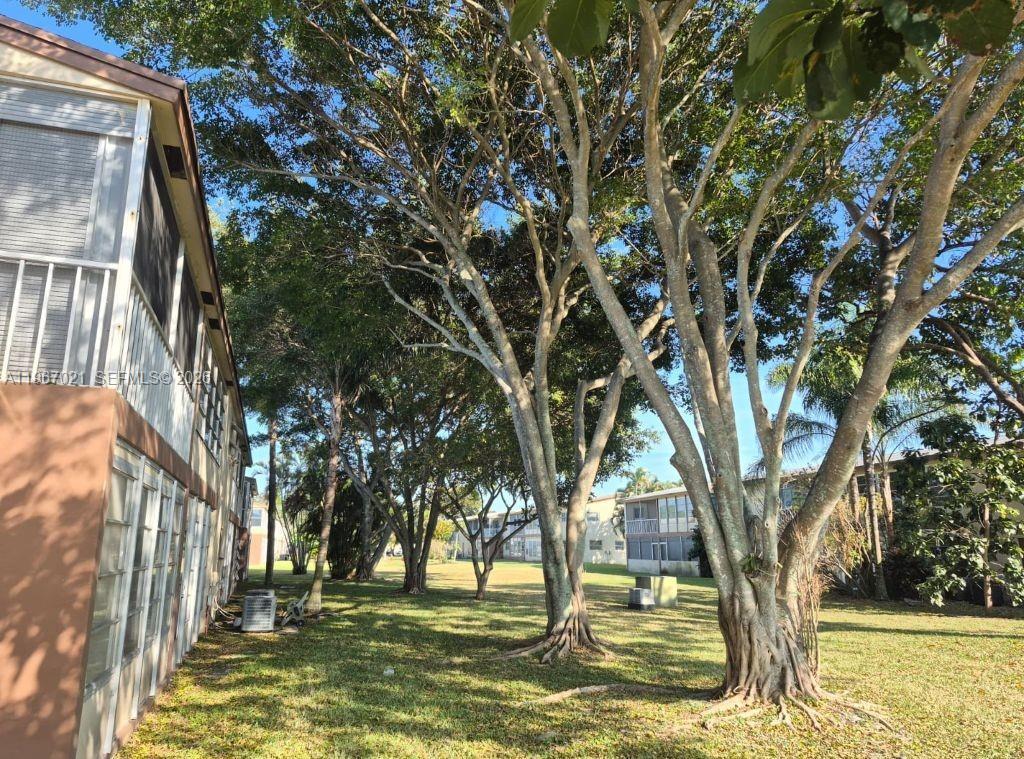 7600 Nw 5th Place 108 Property Photo 15