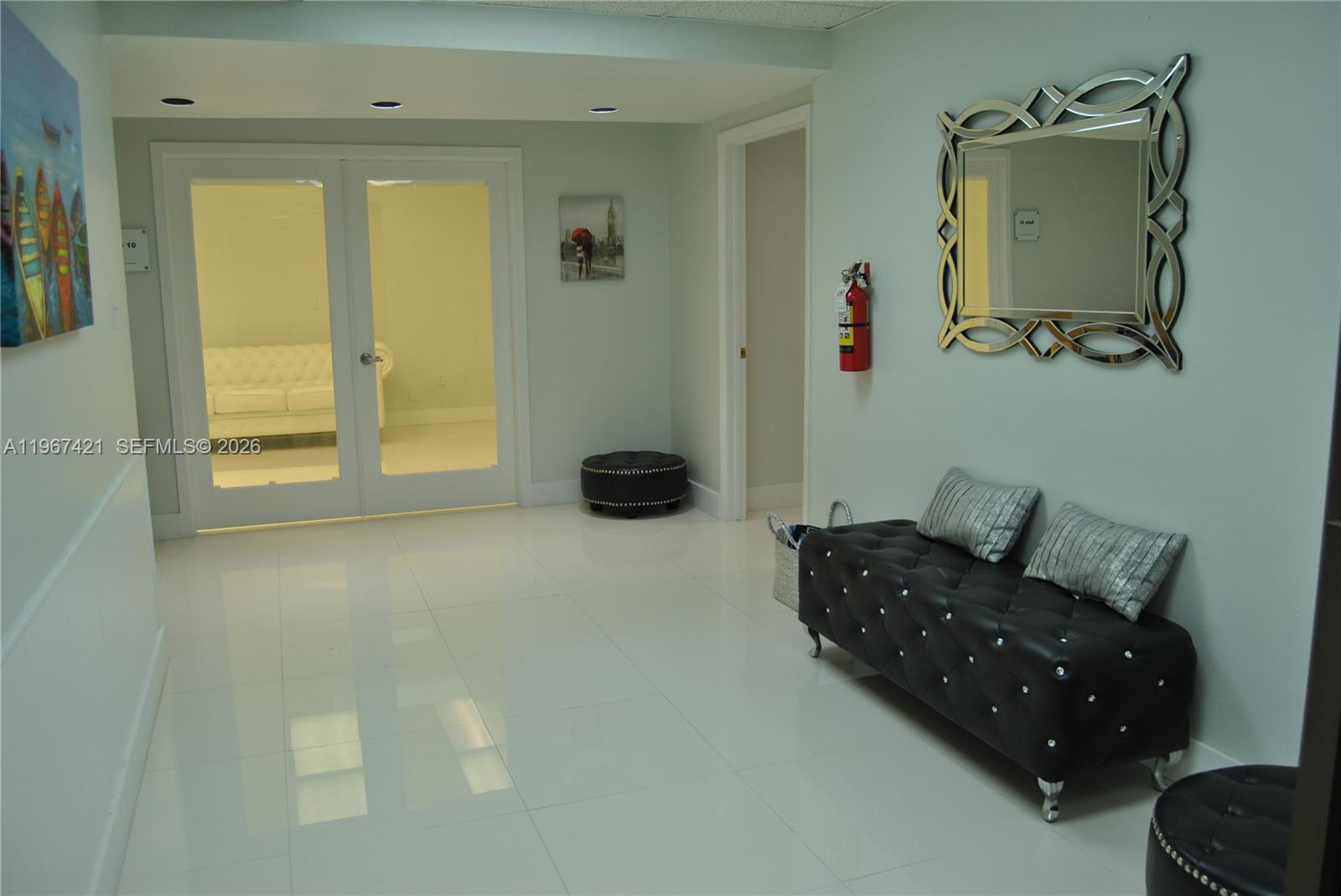 3213 N Ocean Boulevard 5 Window Property Photo 5