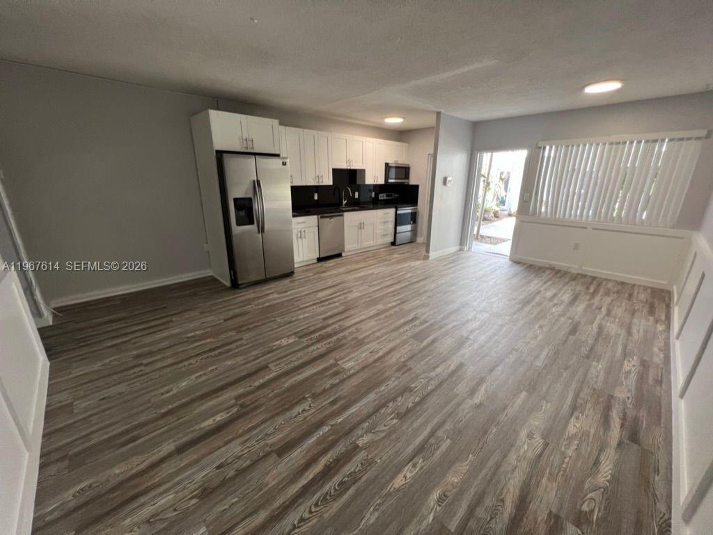 2430 Ne 135th Street 105 Property Photo 5