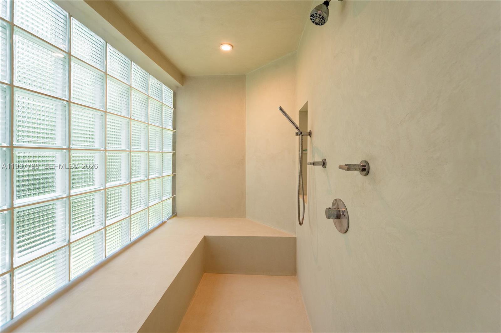 432 S Hibiscus Drive Property Photo 27