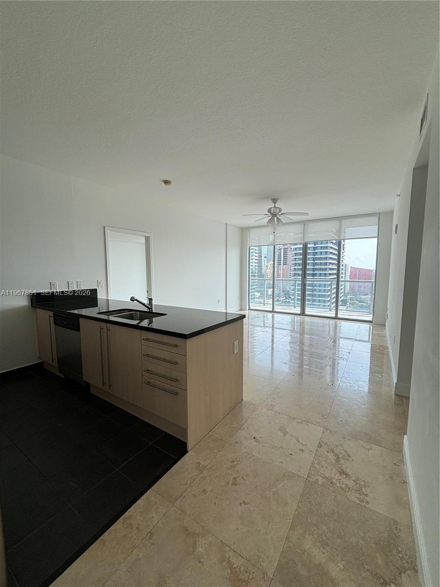 79 Sw 12th Street 2703-s Property Photo 8
