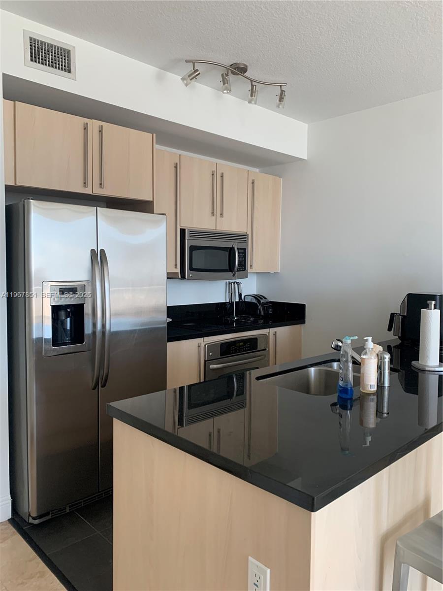 79 Sw 12th Street 2703-s Property Photo 9