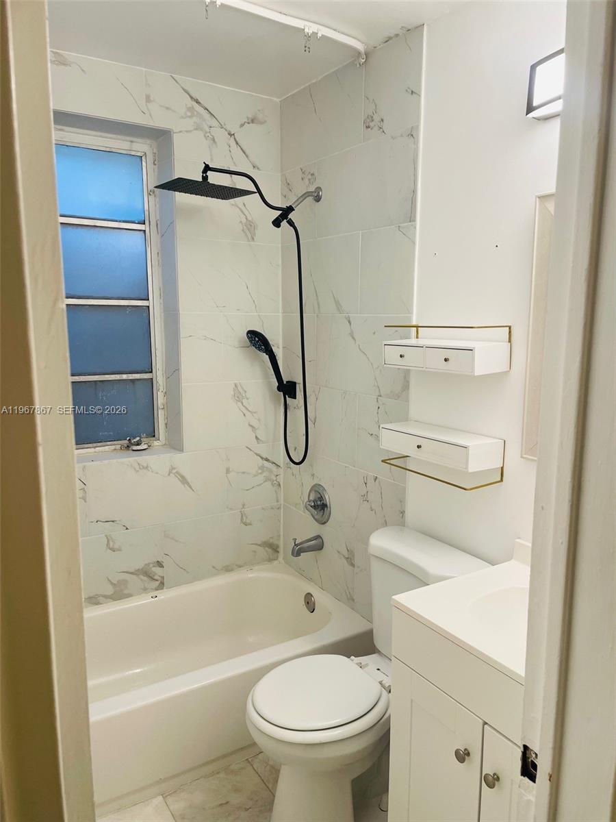 1611 Euclid Avenue 3 Property Photo 6