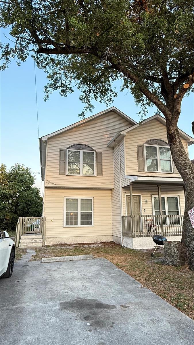 1600 Sw 44th Avenue Property Photo 1