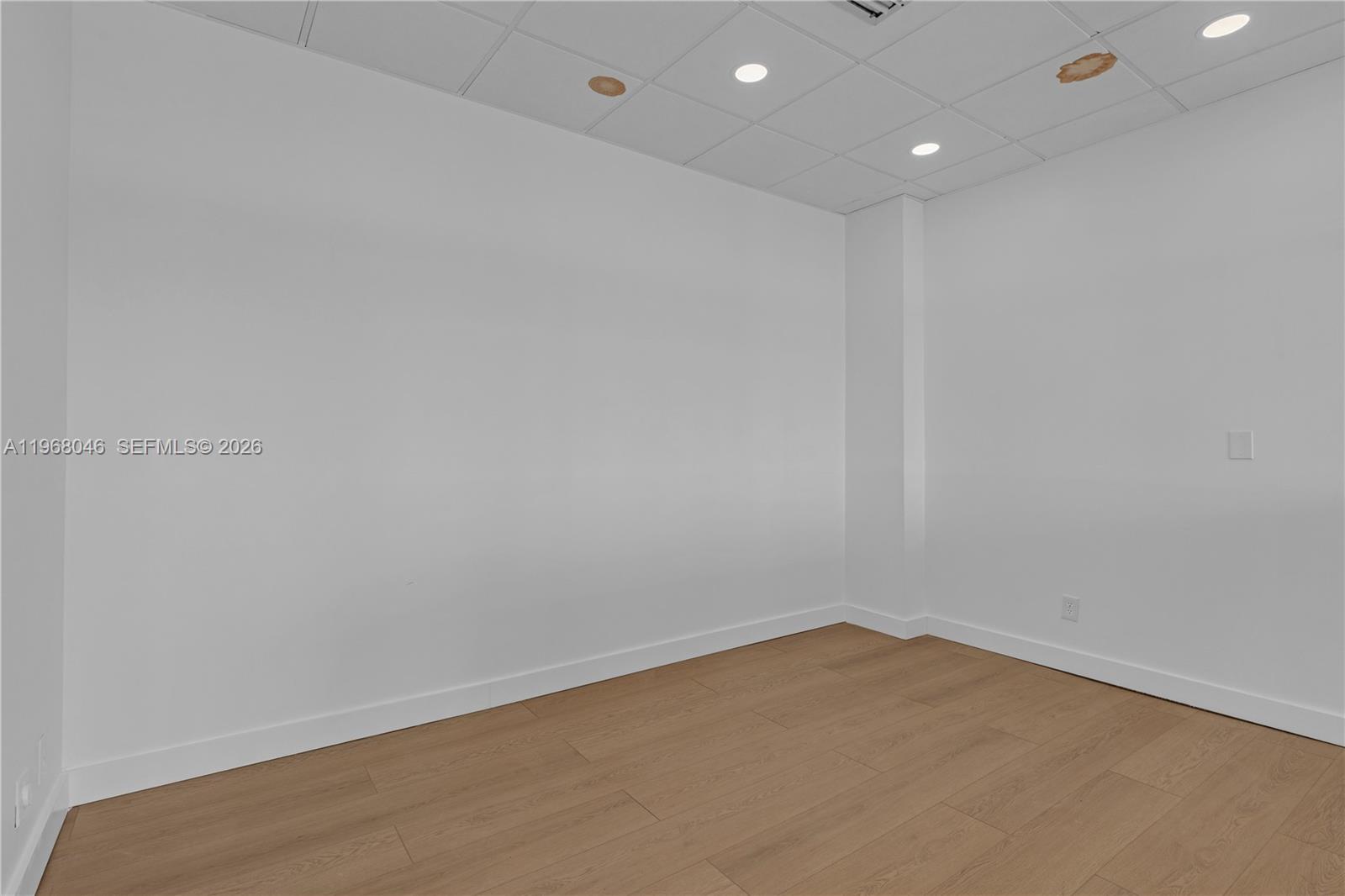 13499 Biscayne Boulevard Cut2 Property Photo 17