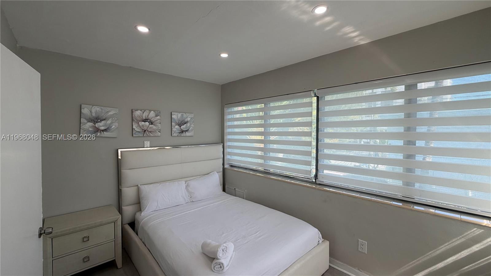10004 E Bay Harbor Drive 10 Property Photo 4