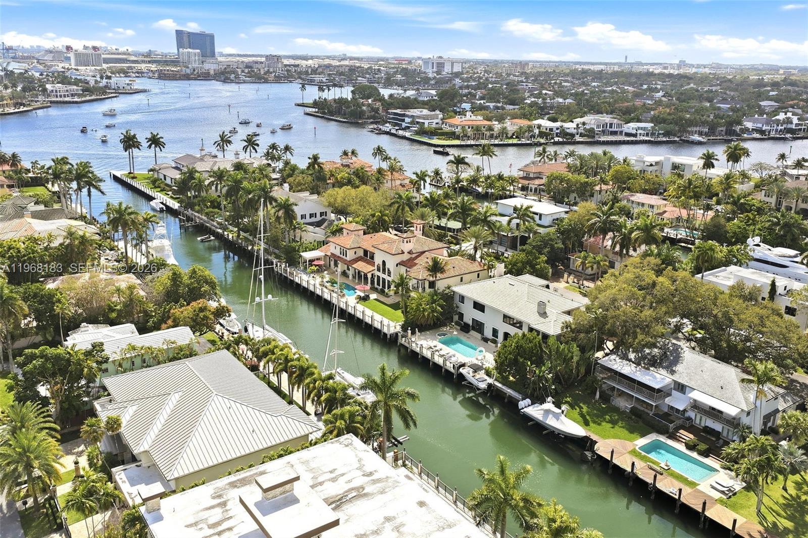 628 Coral Way Property Photo 4