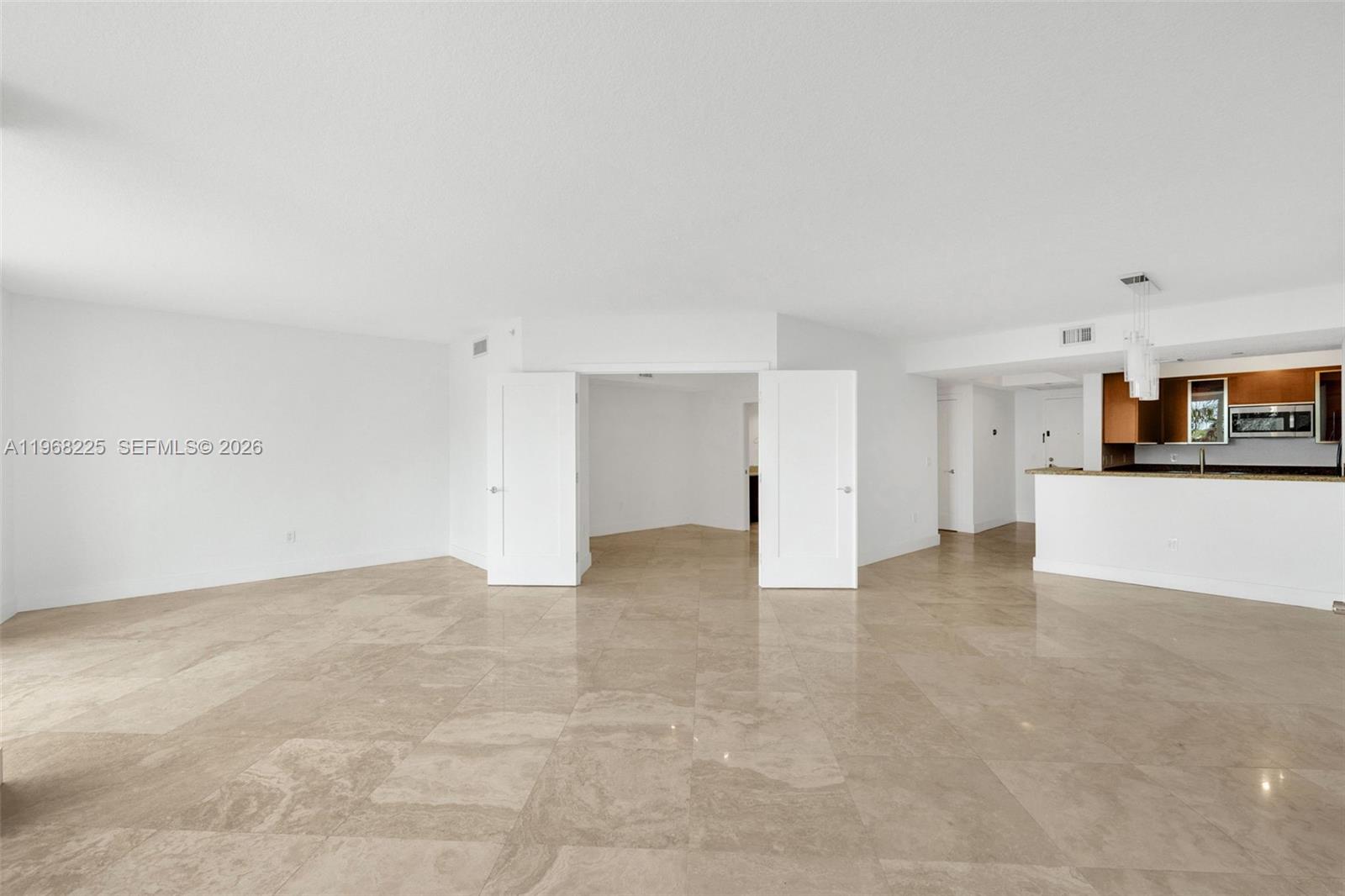 10 Venetian Way 403 Property Photo 4