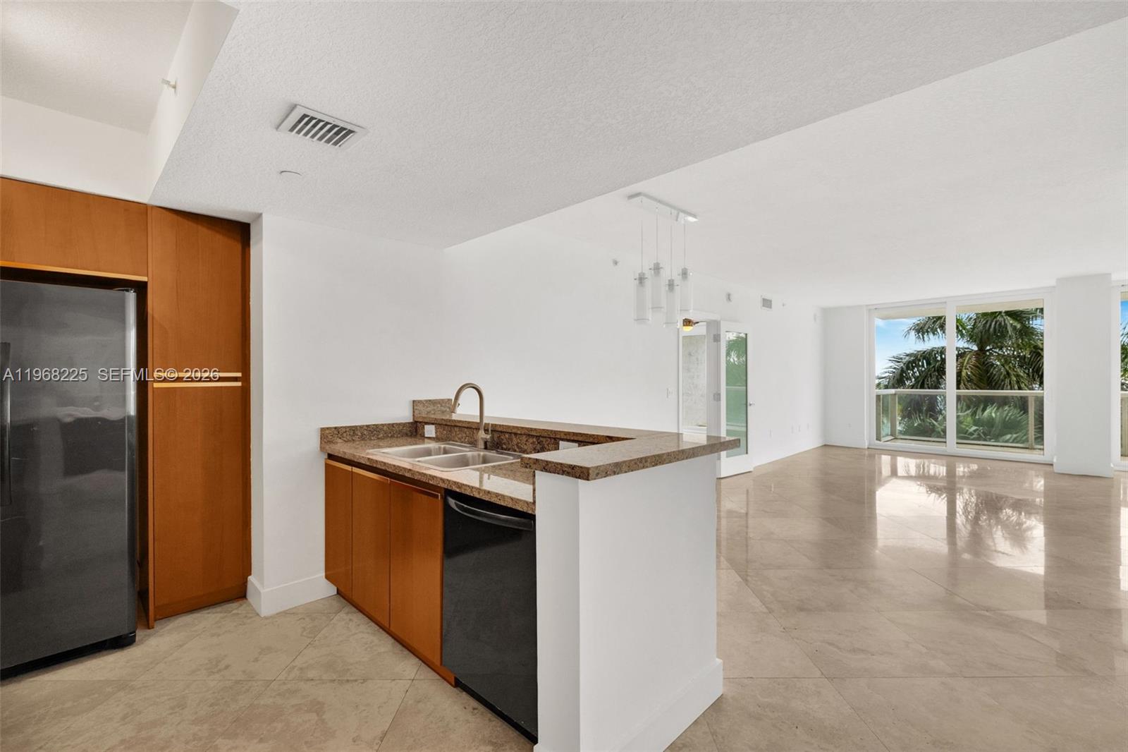 10 Venetian Way 403 Property Photo 5