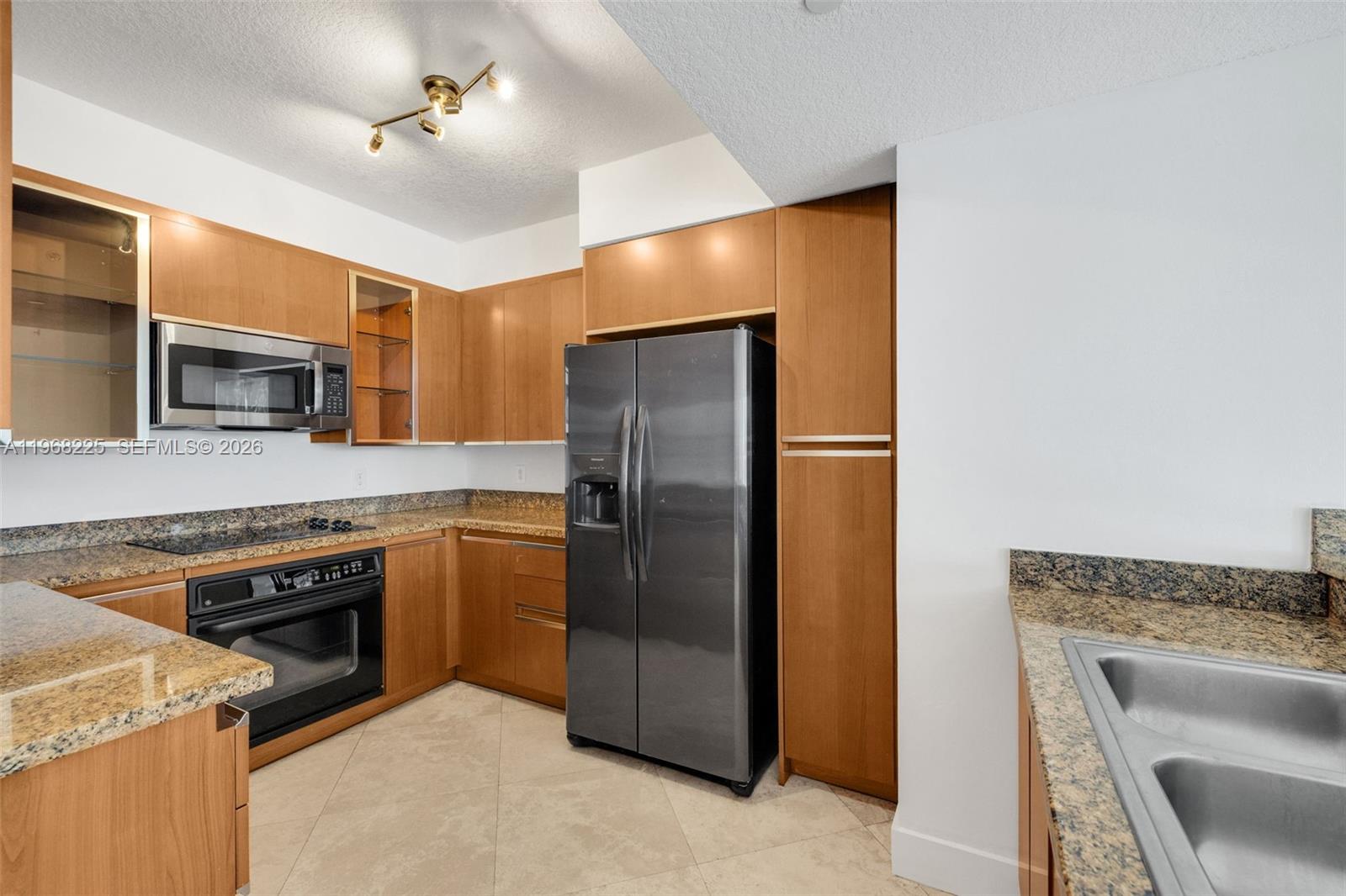 10 Venetian Way 403 Property Photo 6