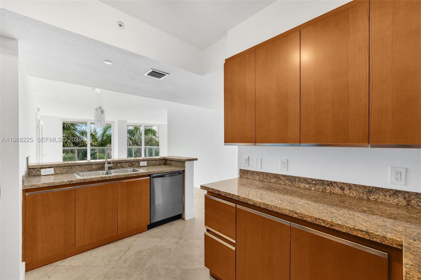 10 Venetian Way 403 Property Photo 7