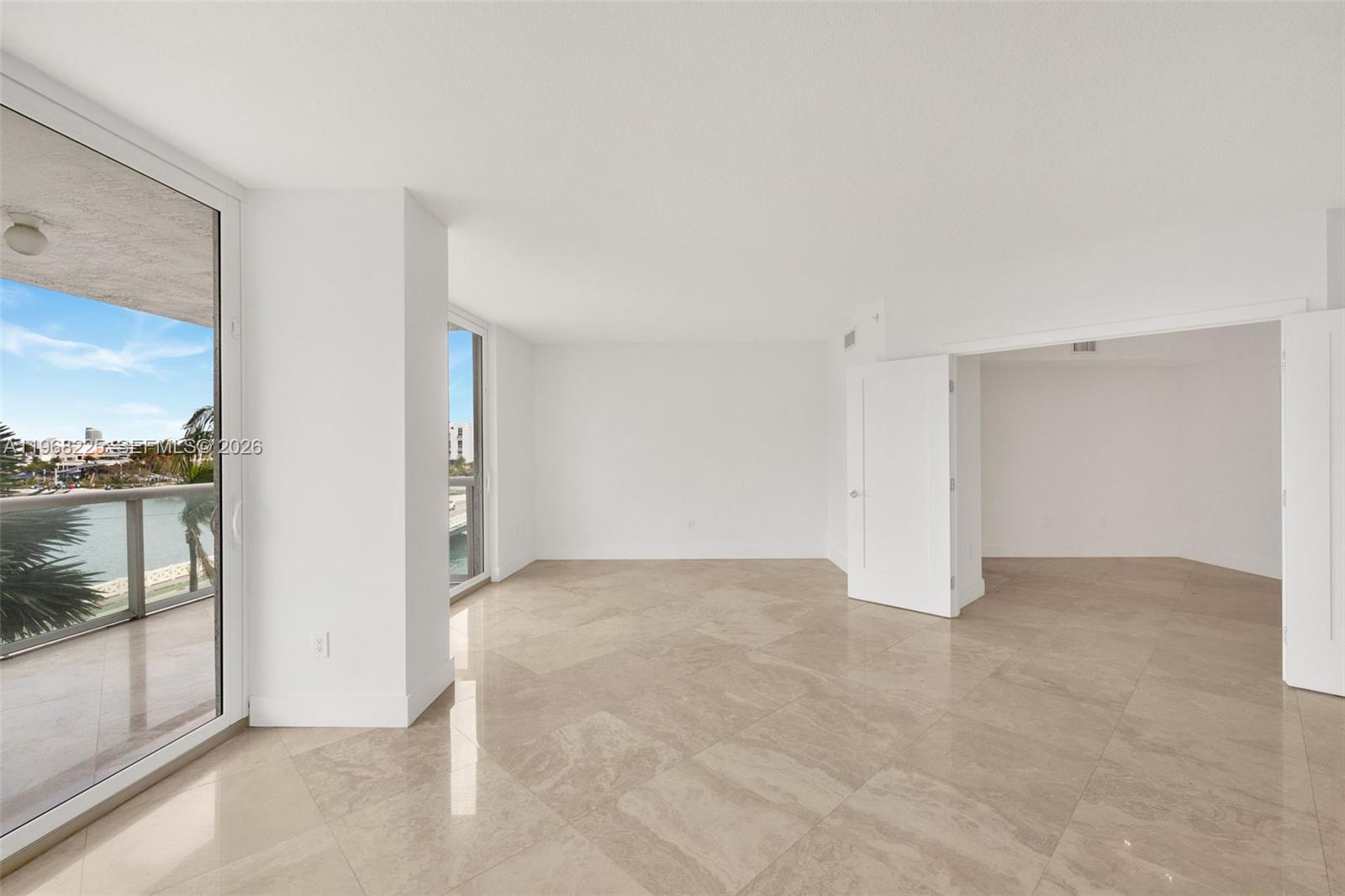 10 Venetian Way 403 Property Photo 13