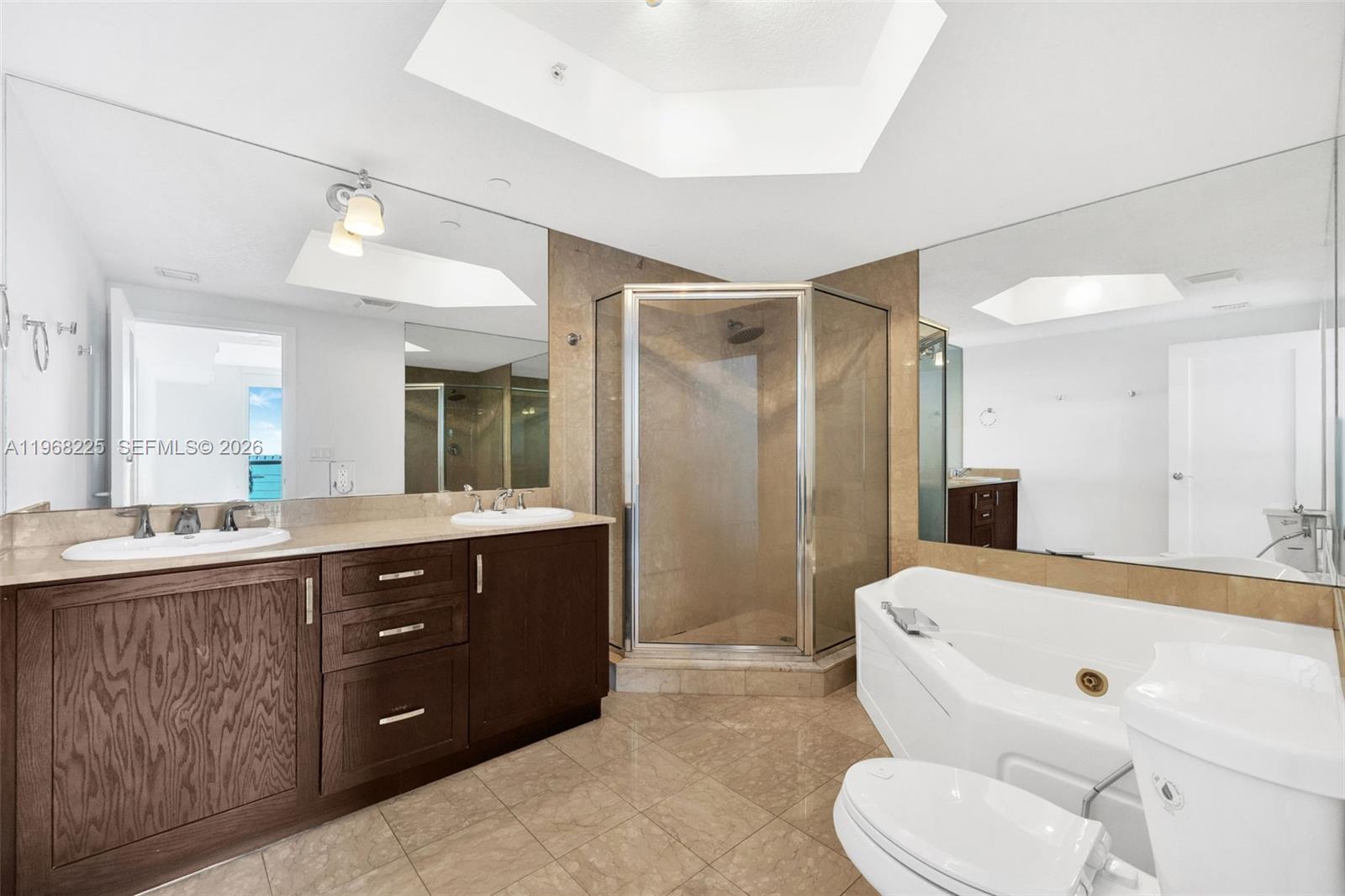 10 Venetian Way 403 Property Photo 27