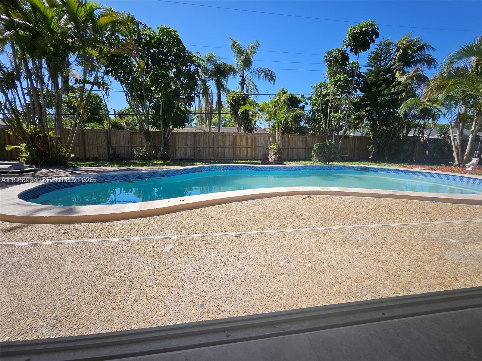 221 Sw 53rd Avenue Property Photo 2