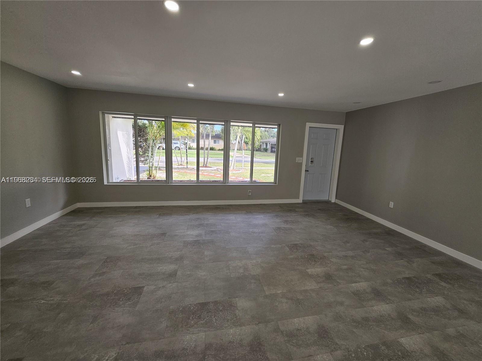 221 Sw 53rd Avenue Property Photo 7