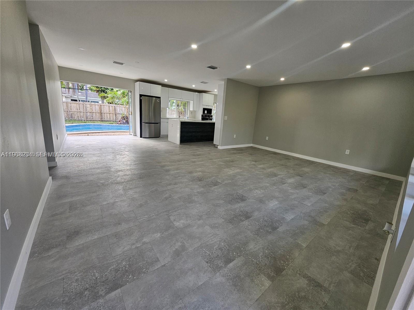 221 Sw 53rd Avenue Property Photo 9