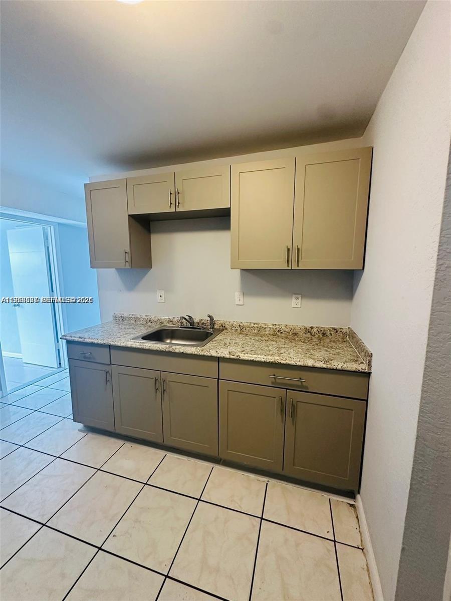 5 Ne 16th Court Property Photo 1