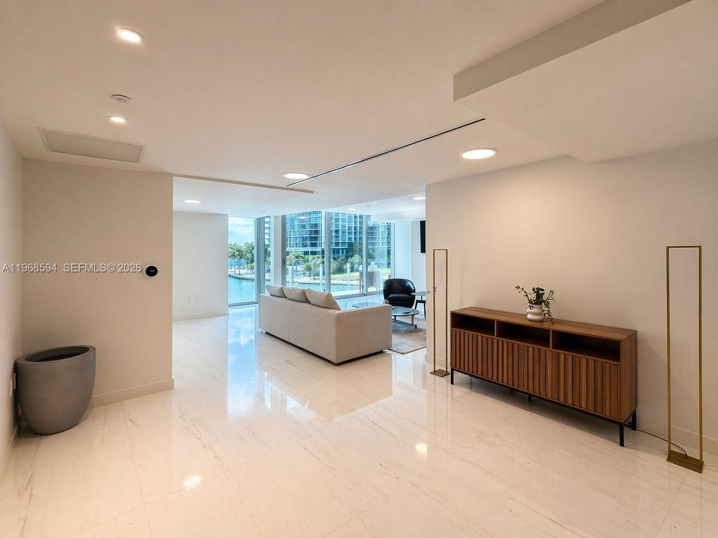 300 Biscayne Blvd Way 303 Property Photo 4