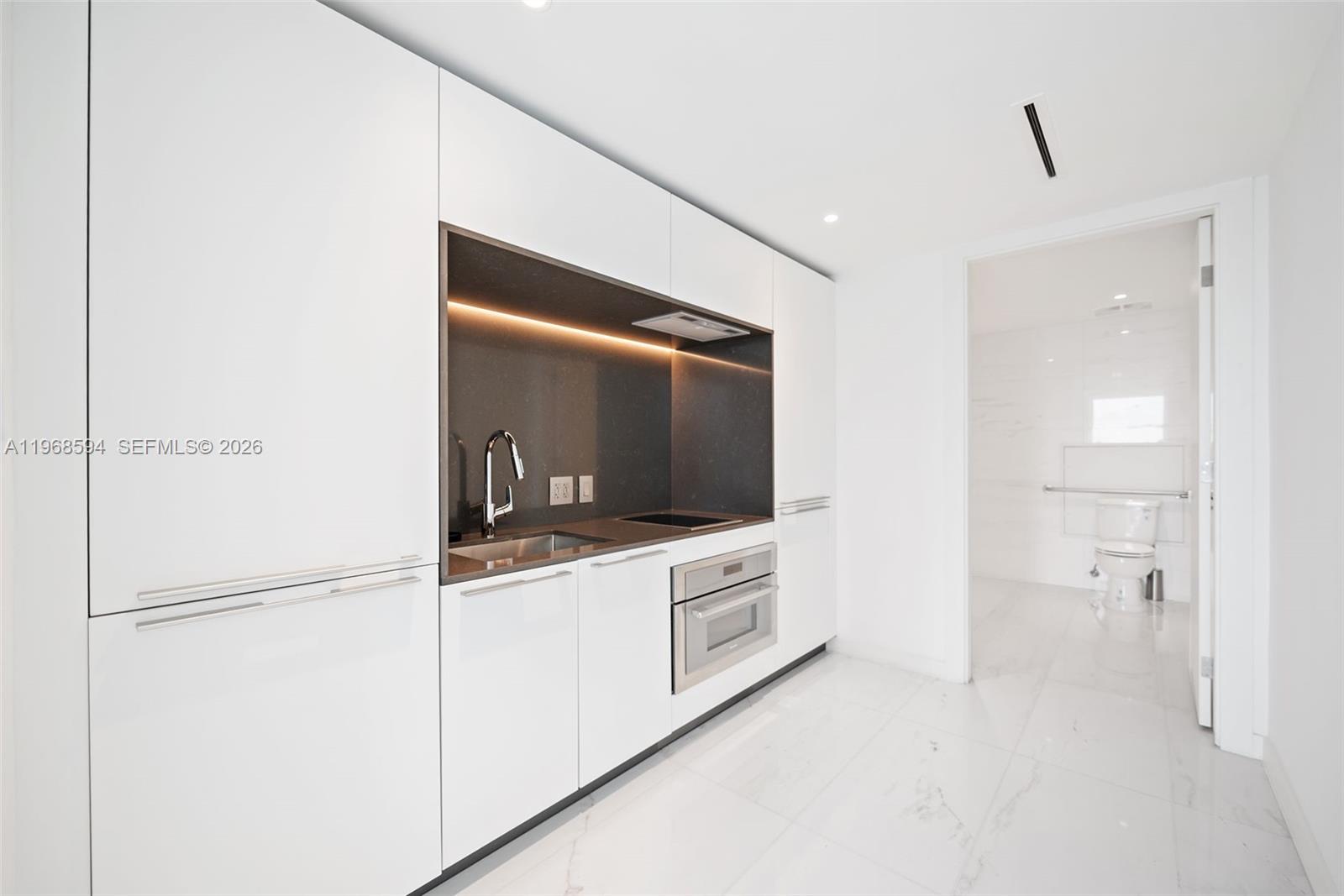 300 Biscayne Blvd Way 303 Property Photo 12