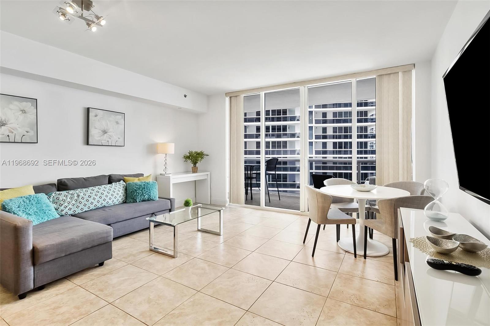 1830 S Ocean Drive 2409 Property Photo 3