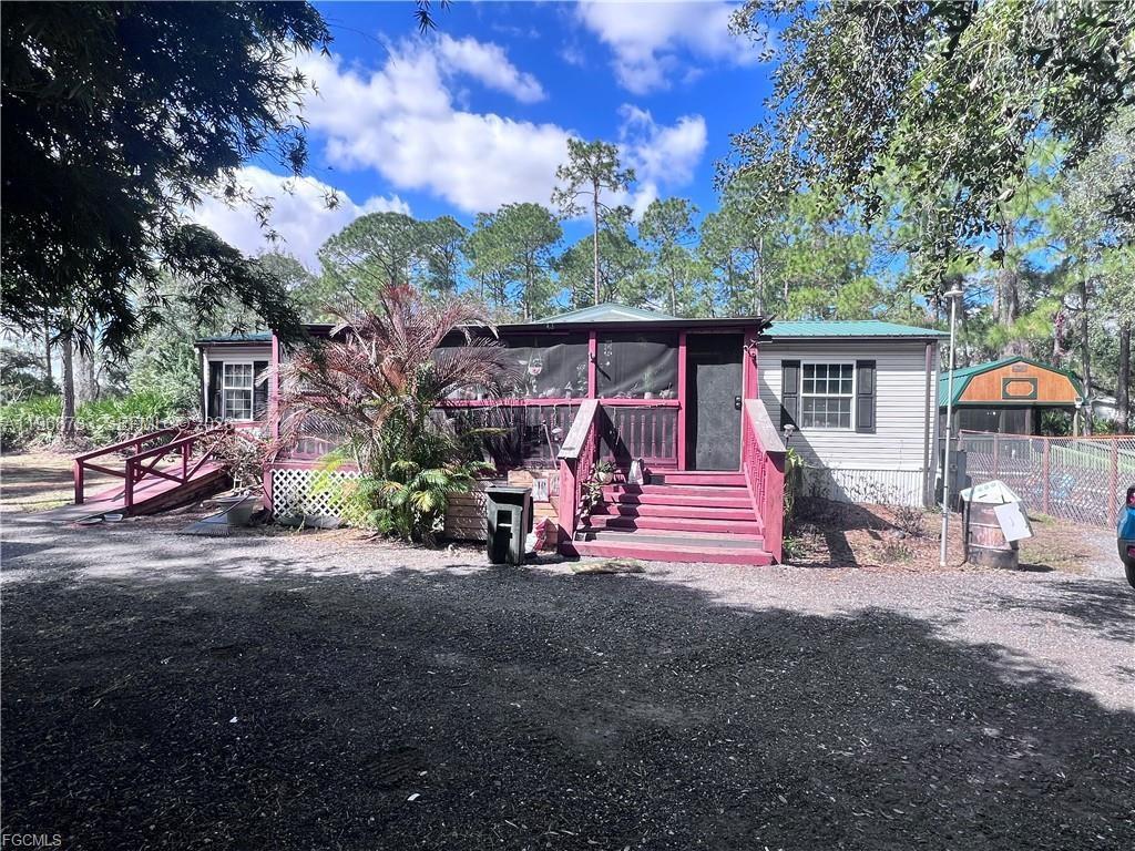 680 S Arboleda Property Photo 1