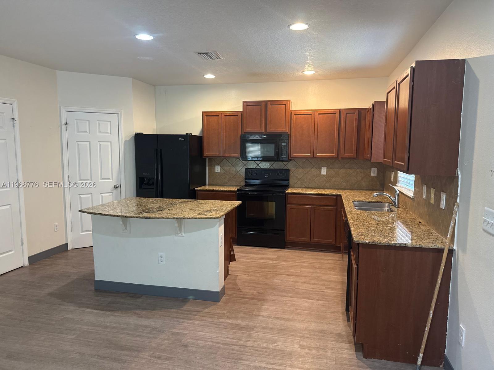 4717 Chatterton Way Property Photo 3