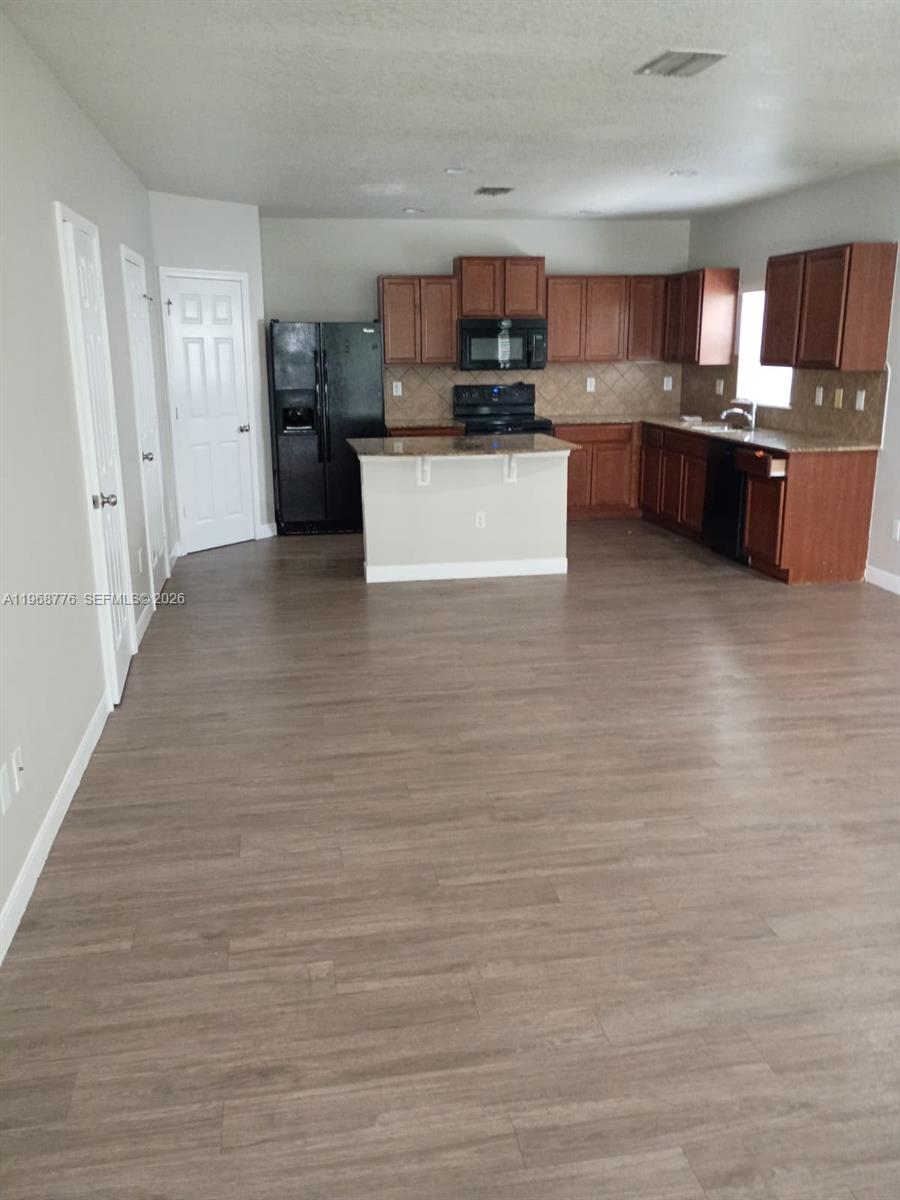 4717 Chatterton Way Property Photo 4