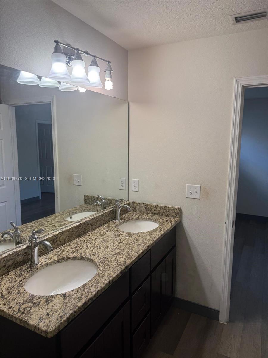 4717 Chatterton Way Property Photo 13