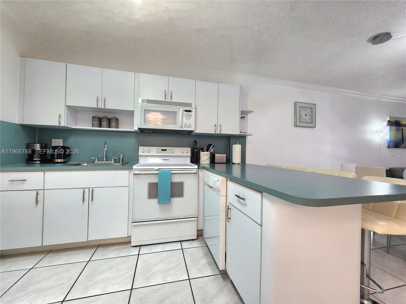 3725 S Ocean Drive 620 Property Photo 6
