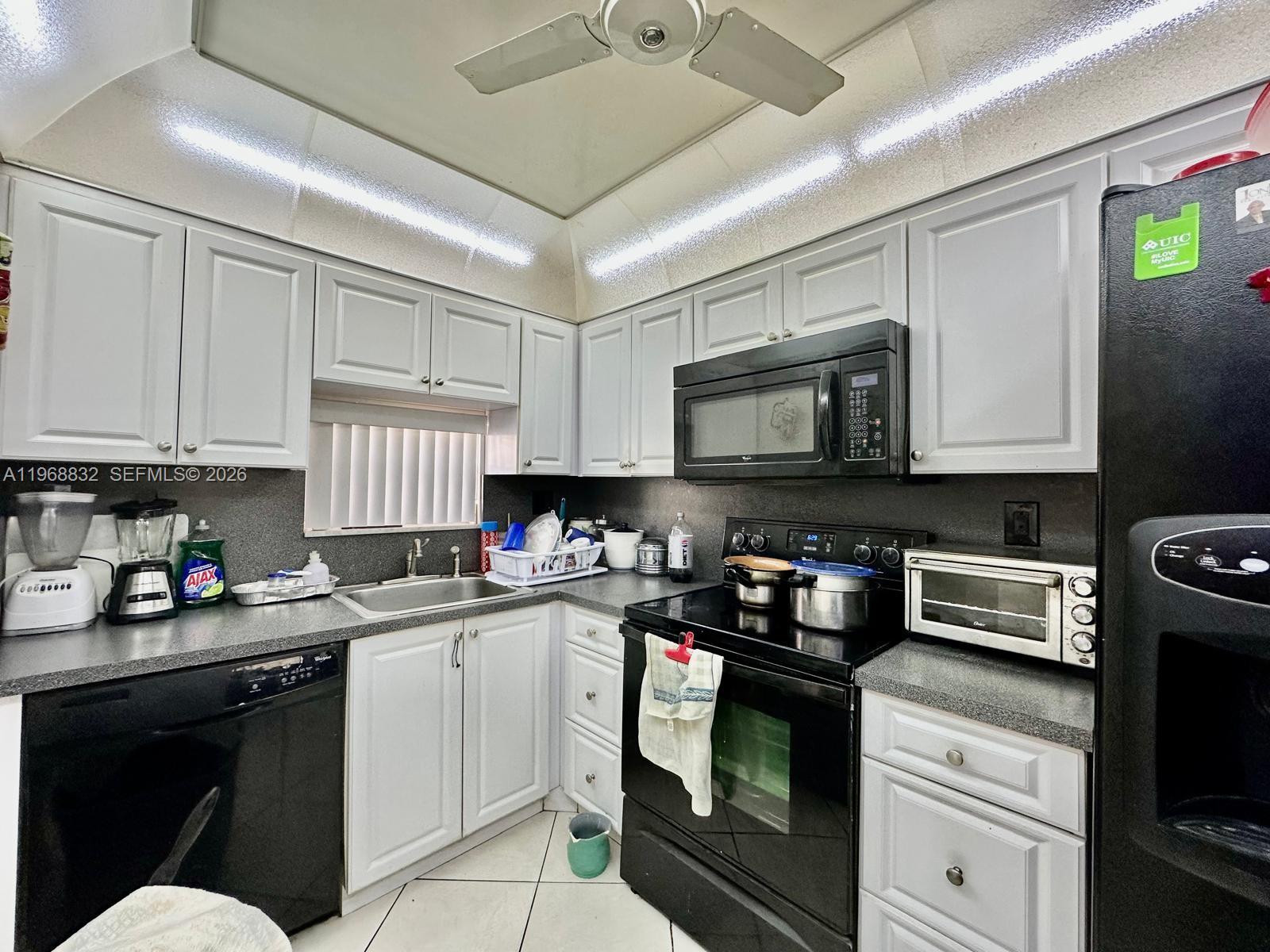 8960 S Hollybrook Boulevard 109 Property Photo 5