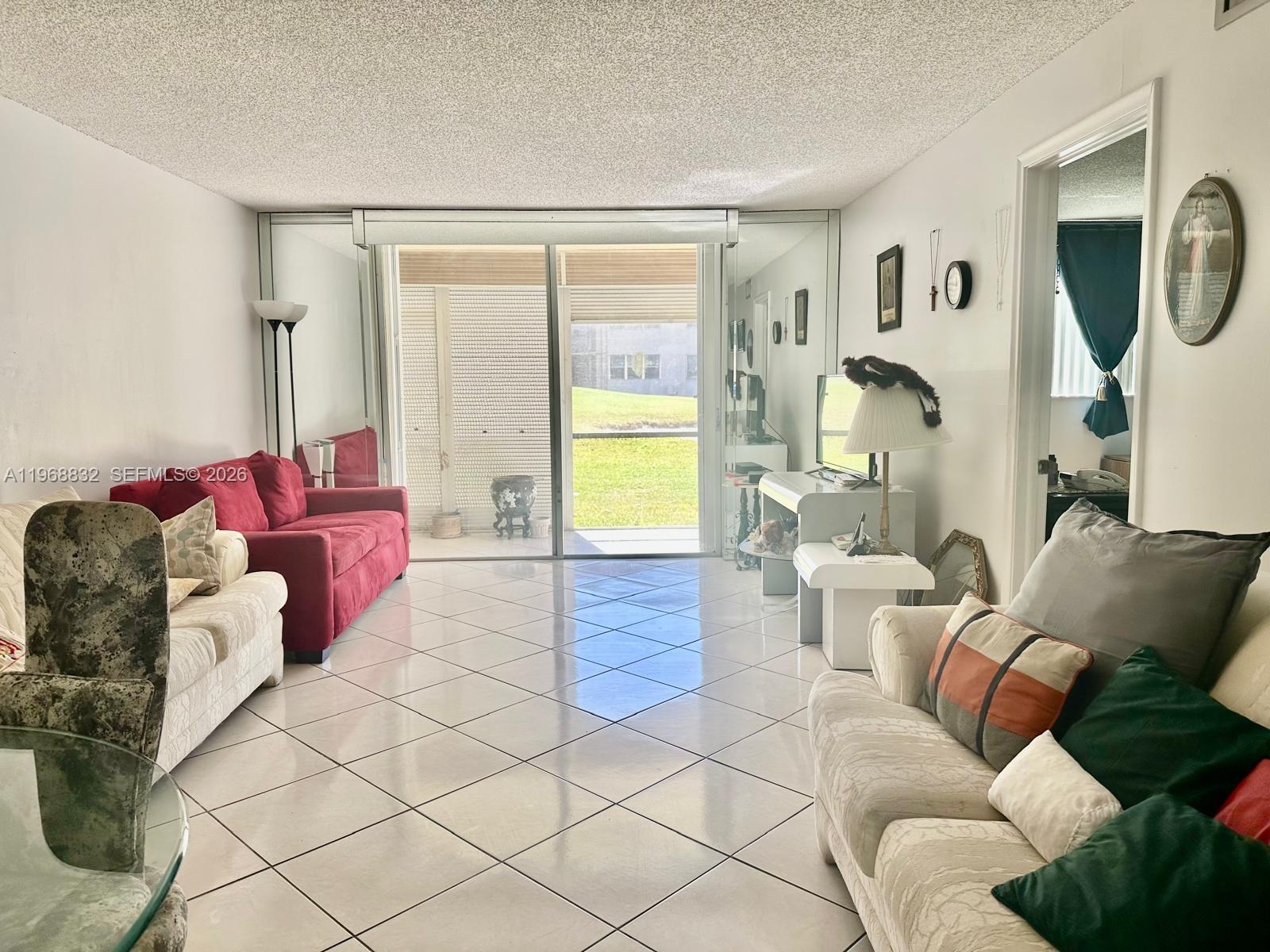 8960 S Hollybrook Boulevard 109 Property Photo 12