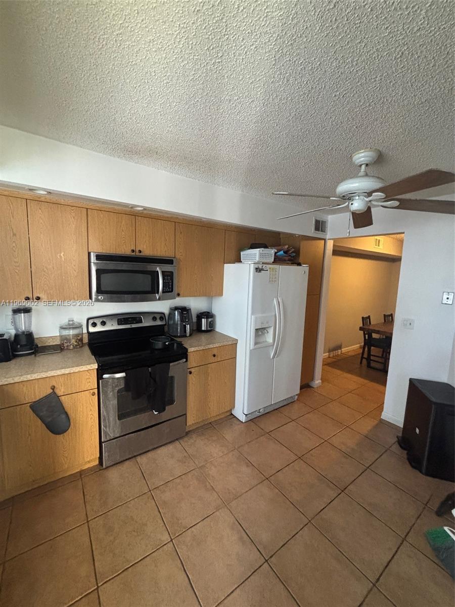 2249 Se 27th Drive 106d Property Photo 4