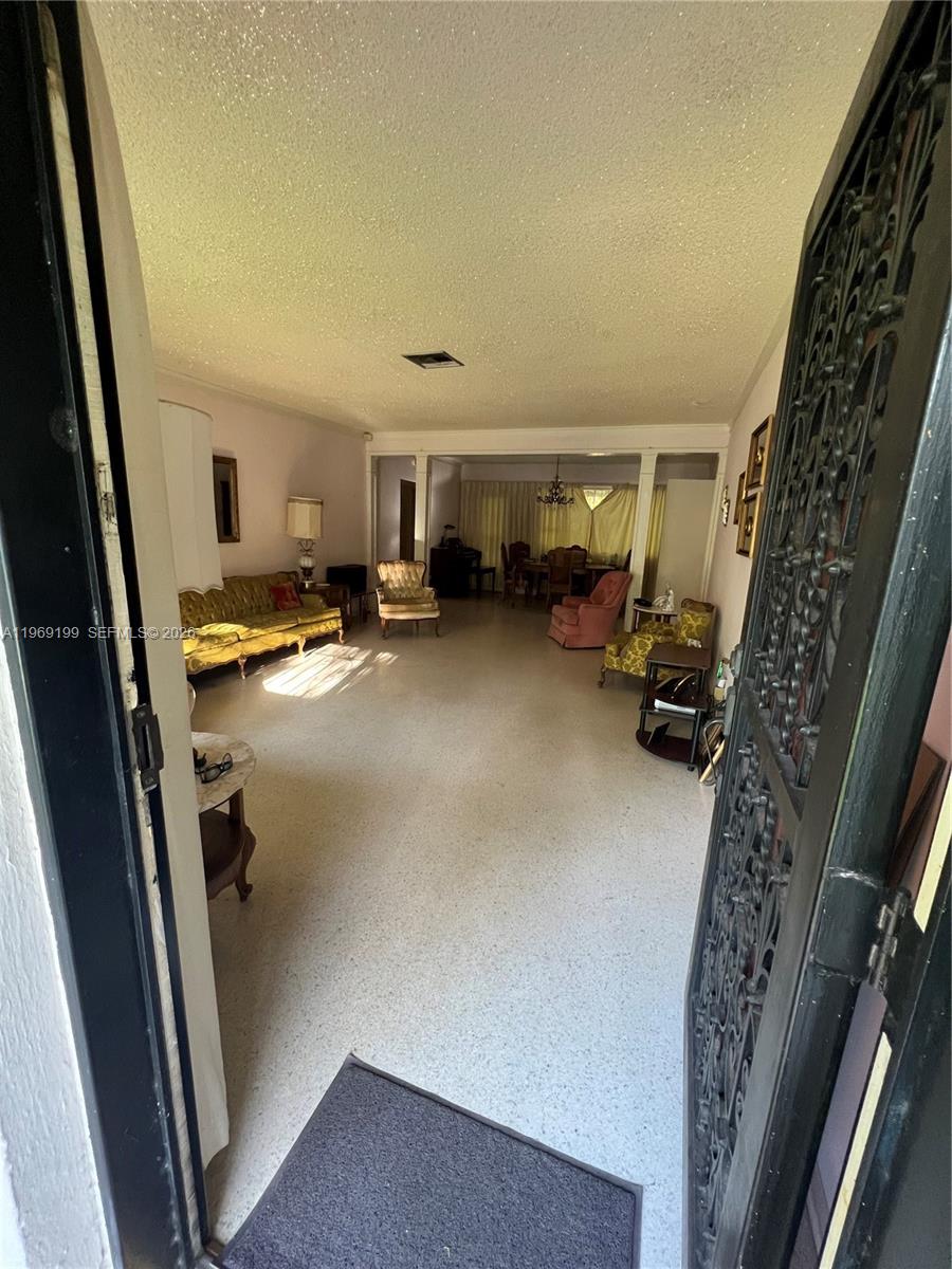 812 Columbus Boulevard Property Photo 3