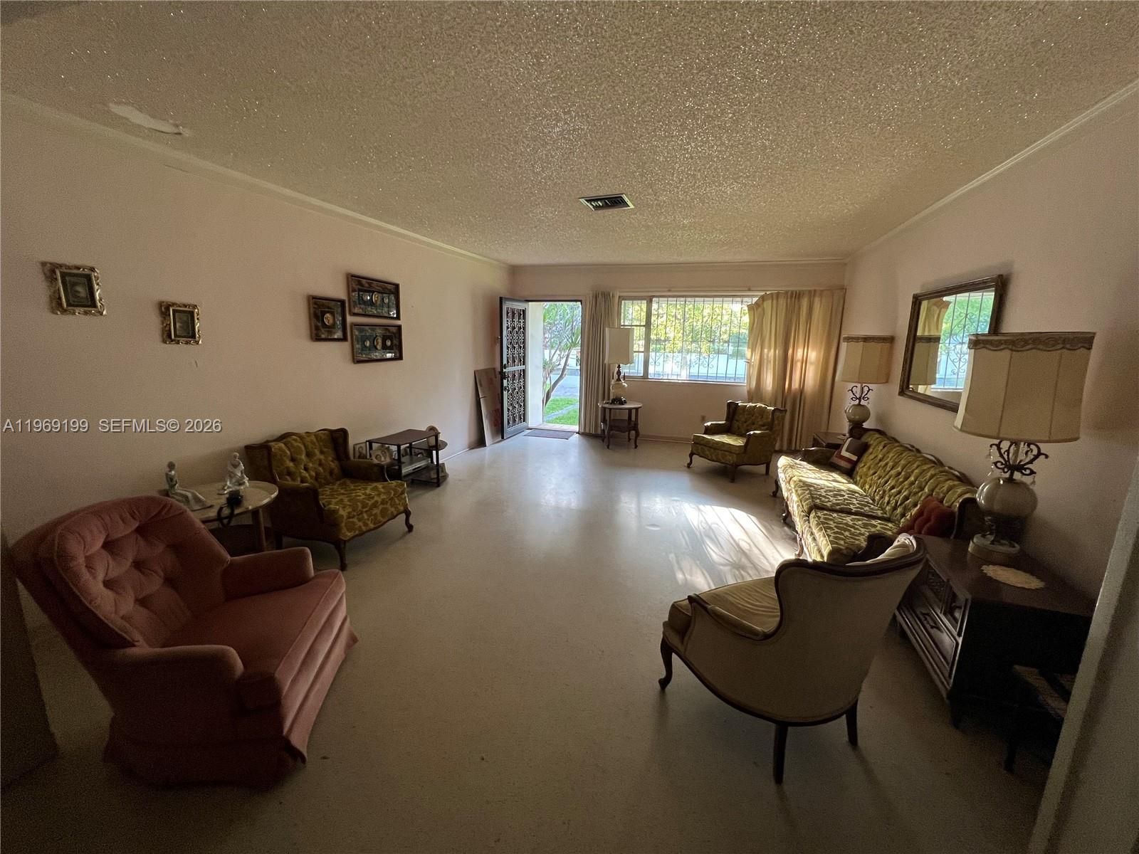 812 Columbus Boulevard Property Photo 4
