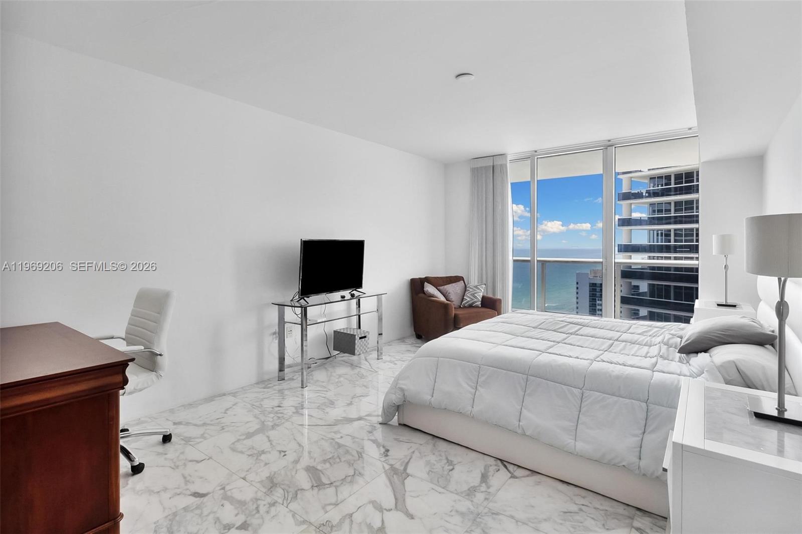 1830 S Ocean Drive 2906 Property Photo 9