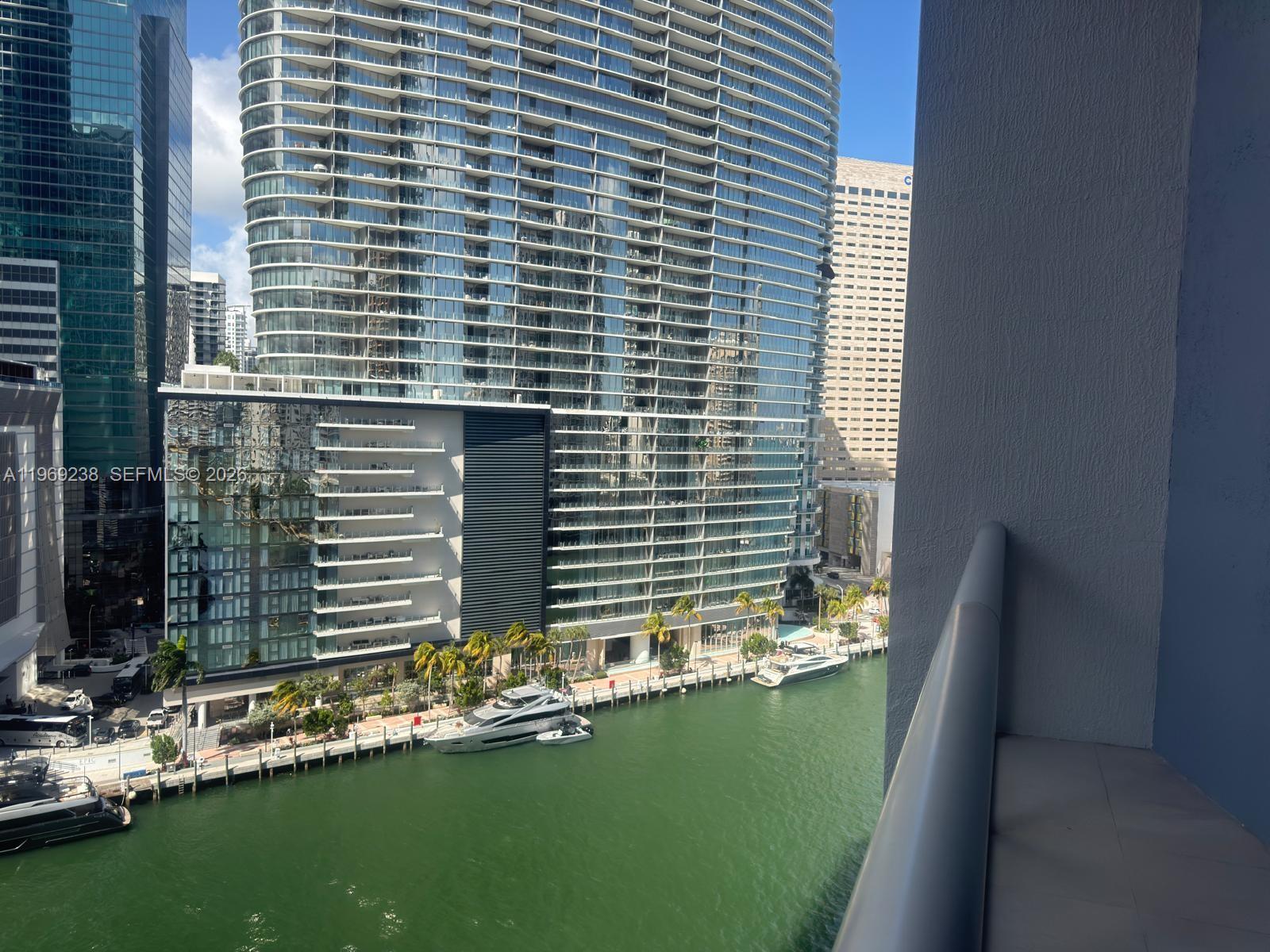 465 Brickell 1504 Property Photo 3